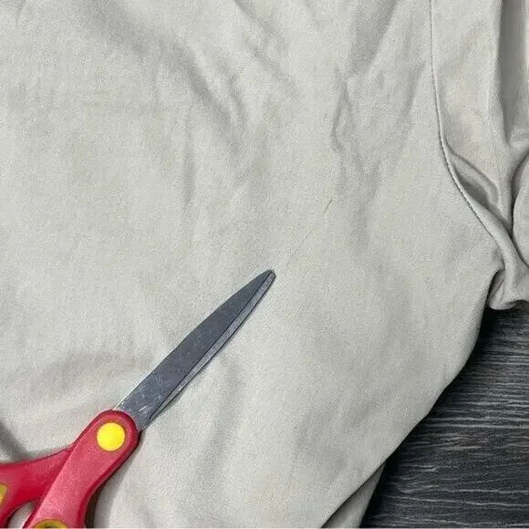 Vineyard Vines Men's Shorts Size 33 Tan Chino - Picture 3 of 7